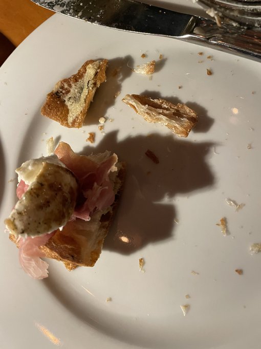 This is why I don&rsquo;t post dinner pics. https://t.co/4N9STEvqaj