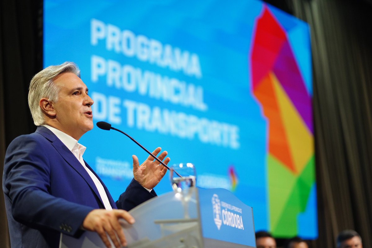 MartinLlaryora's tweet photo. Para que más trabajadores puedan solicitar el #BOS llevamos el monto máximo de ingresos a 450 mil pesos, para que más gente trabajadora pueda acceder y de esa manera ayudarlos. Así quedan comprendidas, por ejemplo, las trabajadoras de casas de familia. https://t.co/LsjczcMW5a