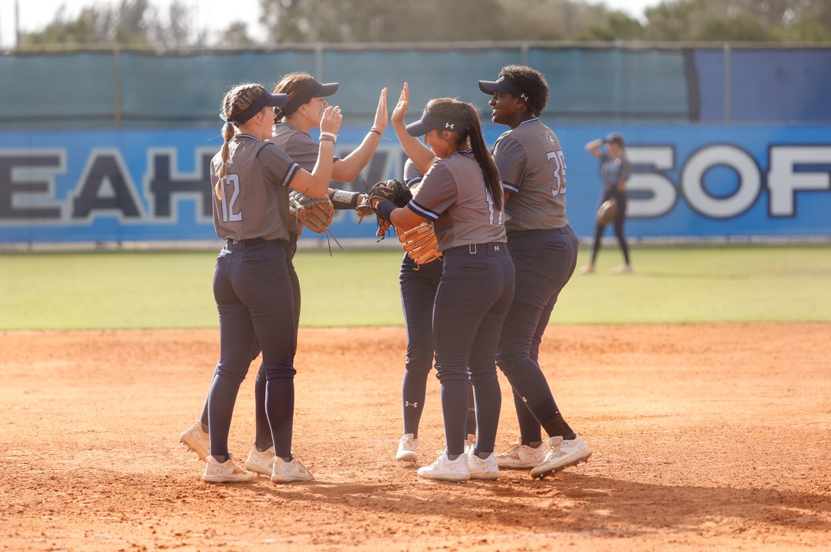 Baserunner erasers ✏️ 

The Seahawks are currently leading the NAIA in double plays (13) 

#DefendTheBeach #ChaseFor20