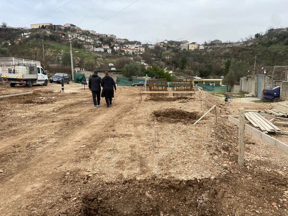 eu4_m's tweet photo. 🇪🇺 150 artisans from the Roma community will sell their works 🧶 in the new contemporary market, which is being built by the 🇦🇱 Gjirokastra Municipality. 
Today, we visited and closely followed the progress of the works in 📍 Girokastra. @EUinAlbania
#EU4Municipalities @nalas_eu https://t.co/YTO2qNOYw1