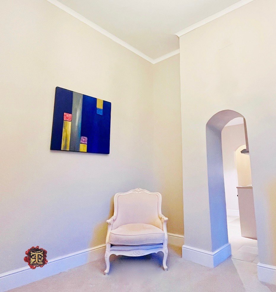 Stunning #abstract #artforsale now in residence <a href="/BourneHallHotel/">Bourne Hall Country House Hotel</a> #shanklin #isleofwight Pls call 01983 862820 for purchase enquiries 🌠 #IsleofWight #hotel #abstractart #art #ArtistOnTwitter