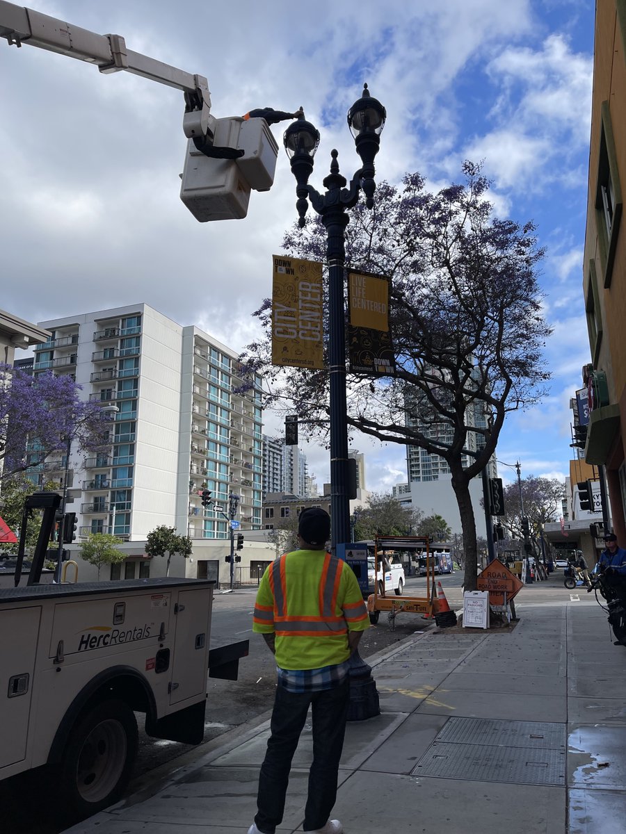 Noting resident safety concerns, in 2023 @SDPatnership's Clean & Safe team conducted an audit of broken streetlights in Downtown which led to the @CityofSanDiego repairing or replacing more than 700 streetlights💡 What initiatives would you like to see in your city? #WCUDF24