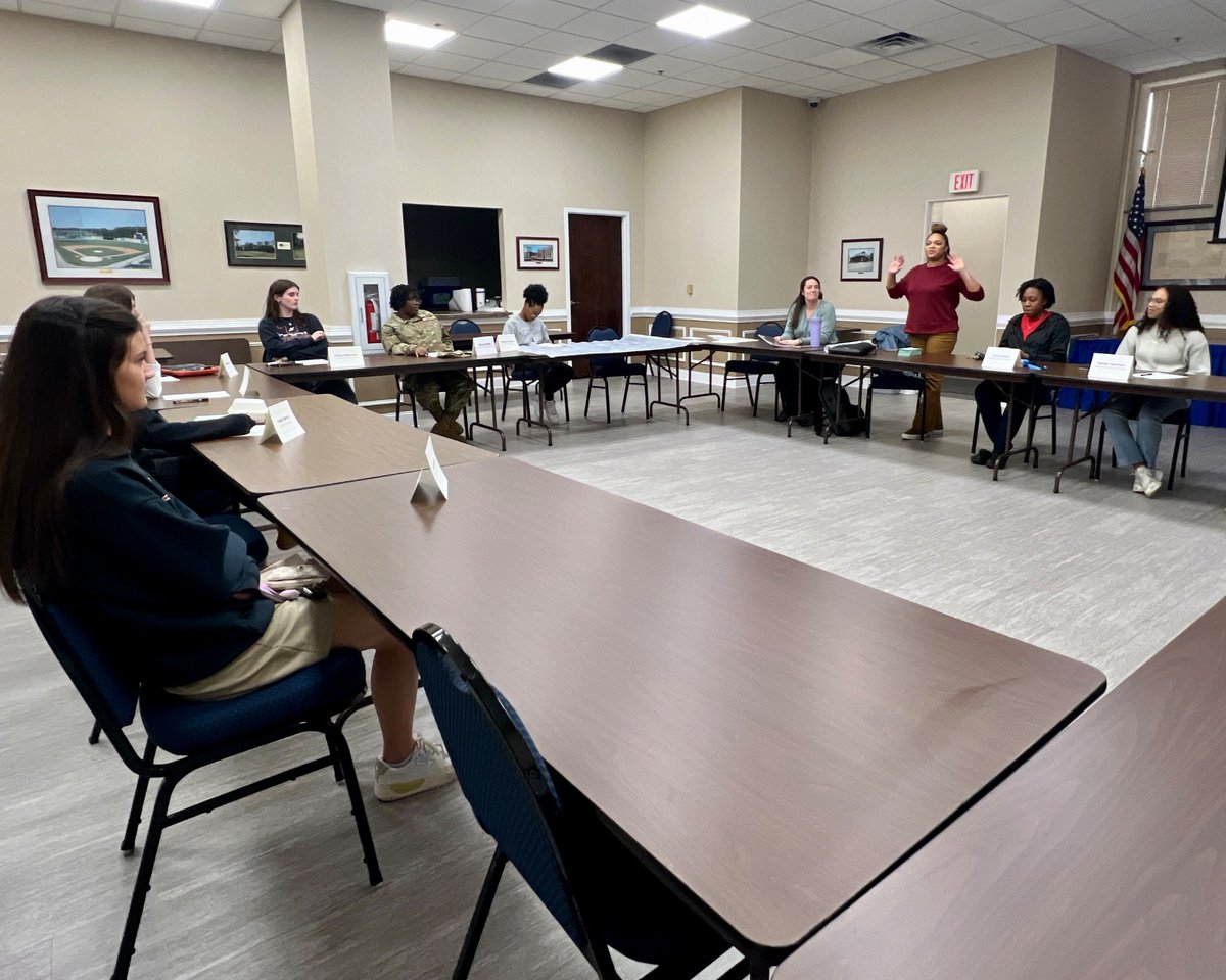 CityofJacksonTN's tweet photo. The Mayor’s Youth Council heard from our Jackson Recreation and Parks Department and a representative from @A2H_design   architecture and engineering firm. The students were able to provide feedback and give their input on the Parks Master Plan. https://t.co/OaK3LZTxgu