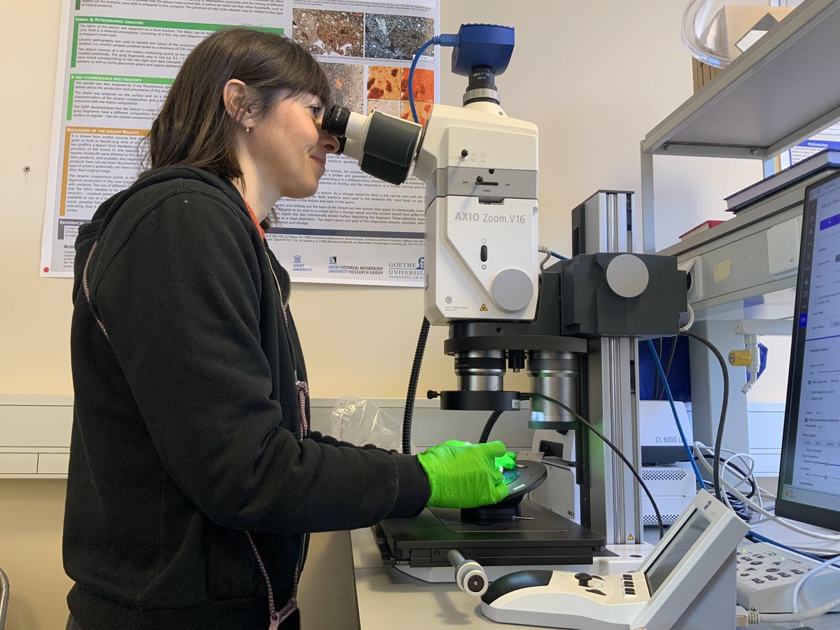 The beginning of the week we had the fortune to welcome @cristiani_ema in our labs for a few days. Dr. Cristiani helped @halbevi analysing organic #residues from #lithic tools. They made some very exciting discoveries and continue to collaborate on this topic. Stay tuned for more