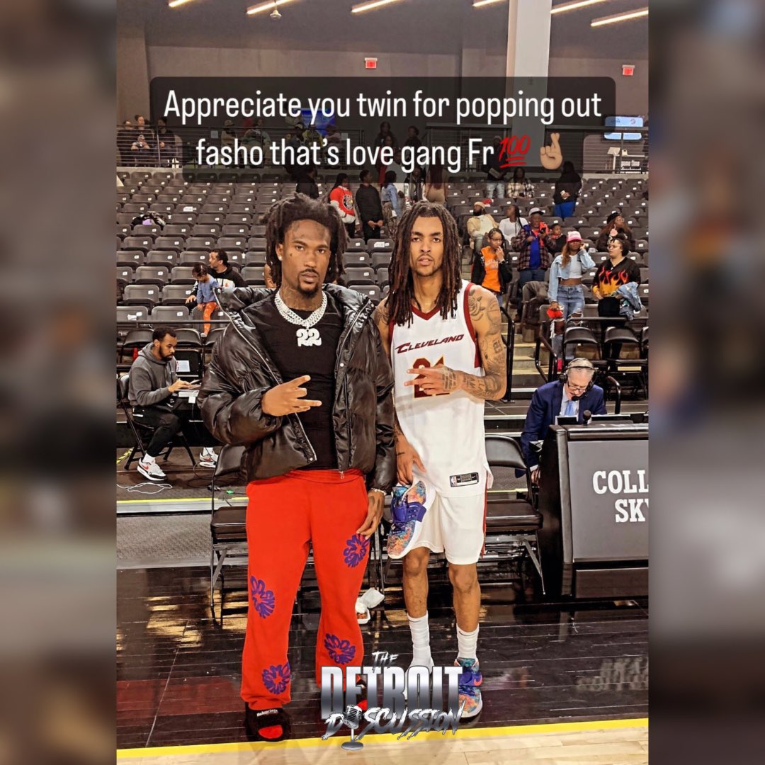 TheDetroitDisc's tweet image. 👀 #Hunxho &amp;amp; #EmoniBates connect at the #ClevelandCharge vs #CollegeParkSkyhawks game 🤝🏾💯.