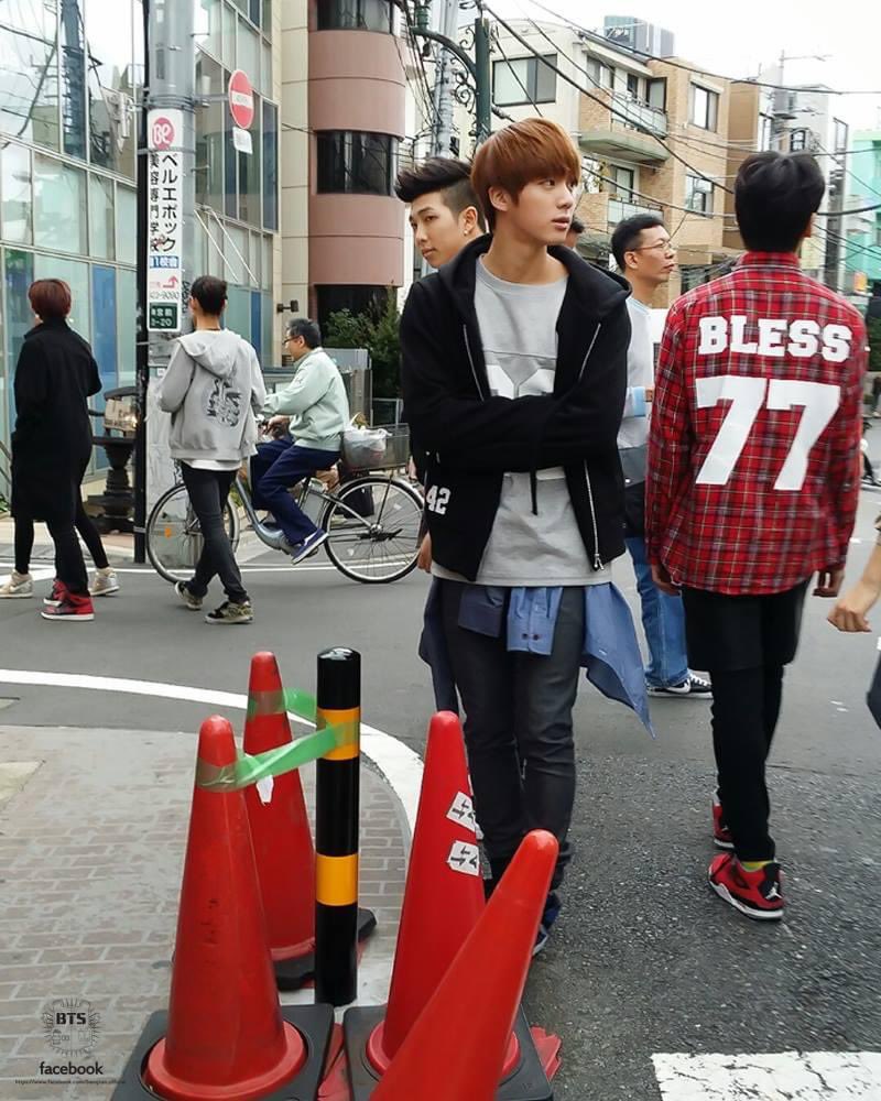 mofumofuRJ92's tweet photo. 日本の街中にいたんだな……♡
会いたいな……♡♡♡♡
#素敵なジン君集め隊
#BTSJIN #BTS #D103
#WeLoveYouJin https://t.co/9DKABeGfUi