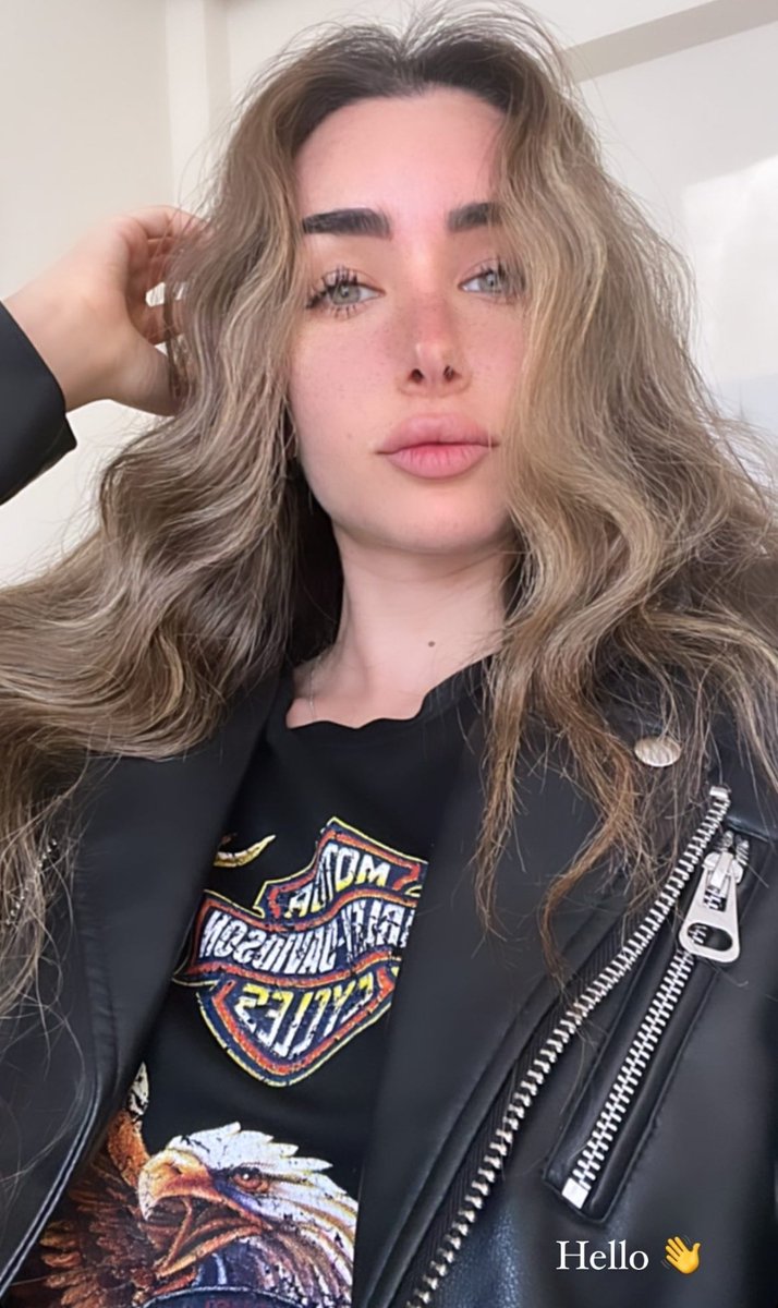 ExclusivestarsX's tweet image. هنا الزاهد