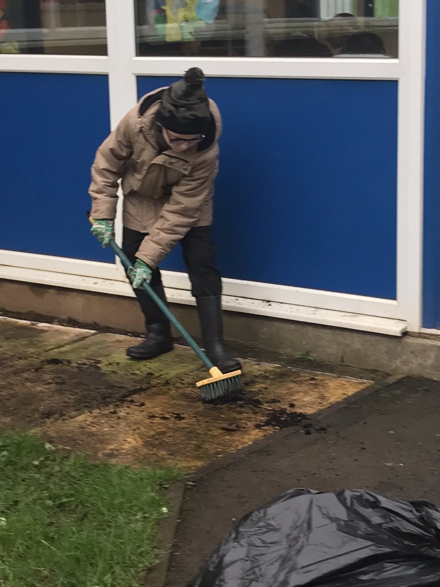 Our #gardeningclub have done a fantastic job of developing our outdoor prayer space. Children and staff have demonstrated true care for God’s planet as #PopeFrancis asks us to do in #LaudatoSi. At St Paul’s, we truly #careforourcommonhome #catholicschool #stpaulsb38 🌎🪴💐🌳🌺✝️