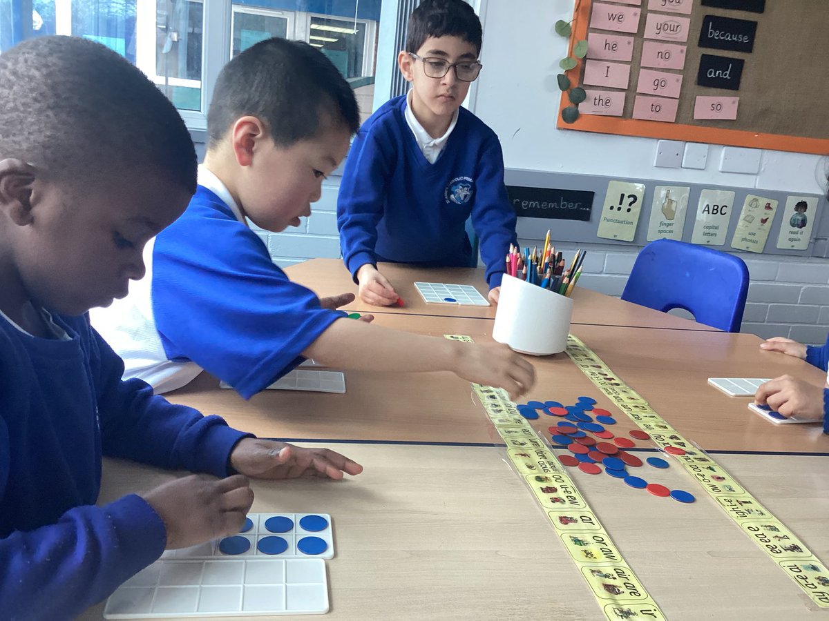 MissClegg2025's tweet image. Alder worked well independently using ‘Make 10’ to add 1 digit numbers and record their equations! @NCETM #make10@stannesliv