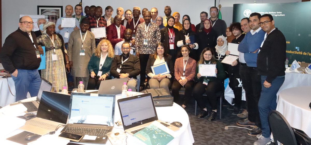 Dernière journée de la formation régionale QGIS pour l’analyse de la productivité de l’eau consacrée au rappel des acquis, aux bonnes pratiques graphiques et à la suite de l’exercice forte impression lors de la clôture et haut niveau de satisfaction
<a href="/NetherlandsMoFA/">Ministry of Foreign Affairs - The Netherlands</a> <a href="/FAOLandWater/">FAO Land, Soil and Water</a>