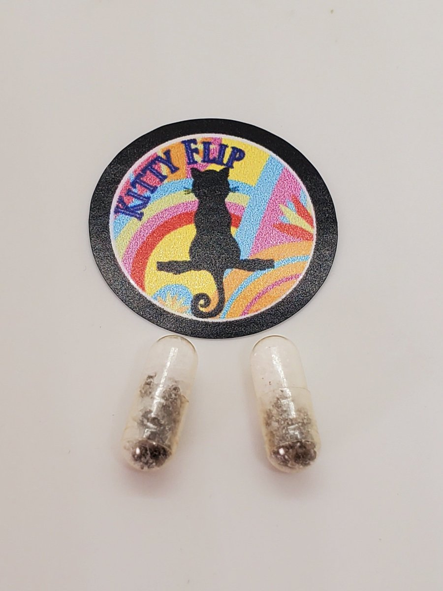 Kitty Flips mixing ketamine with mdma in a microdose capsule - read here about this amazing combo to help combat anxiety depression and just to feel better m.toyzforsex.com/catalog/item/8… #kittyflips #ketamineandmdma #microdosing #microdosingcanada