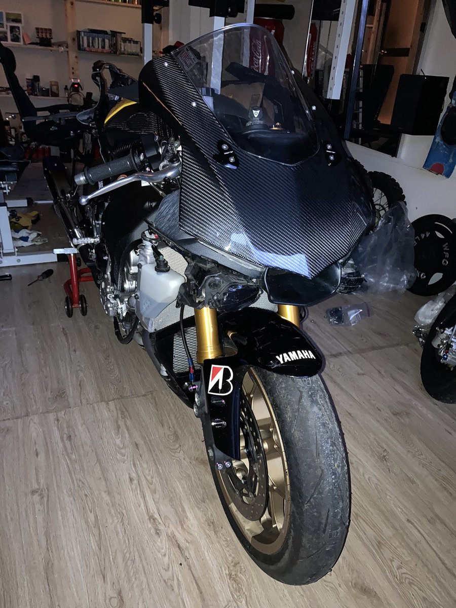 yzf_r1daddycool's tweet photo. coming soon
#毎月1日はR1の日
#maxicarbon https://t.co/8uImzc6EBH
