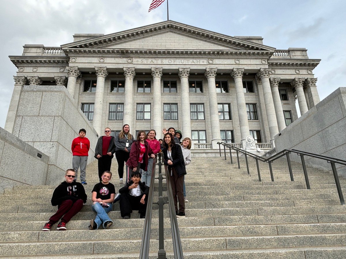 YouthServiceSLC's tweet photo. Youth from Kearns Jr High Afterschool attended the Day on the Hill to learn about state government and support the importance of having a safe and structured place each day! https://t.co/ccNXcwxbc0