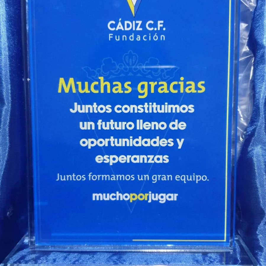 En la Tarde de hoy ,hemos Asistido desde Las Desamparadas al 4º PUNTO DE ENCUENTRO - CÁDIZ C.F. FUNDACIÓN ,donde Las Queremos Agradecer a la Fundacion Cadiz CF  por Otorgarnos dicho premio y por su Continua colaboración, Cariño y Apoyo 
💜💜💜💜