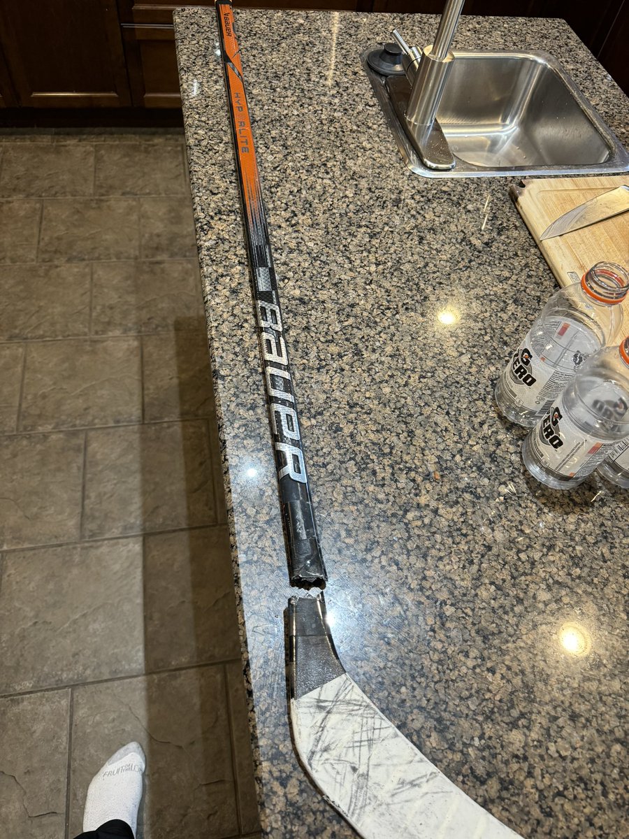 chadgriz's tweet photo. Gotta love how @BauerHockey encourages you to buy a custom stick as a Christmas gift but doesn’t give any acknowledgement for the fact it may not get used right away. $350 gets you 5 ice times &amp; their response is to offer assistance purchasing another one. #bauer #HockeyTwitter https://t.co/cRPcB4dS8J