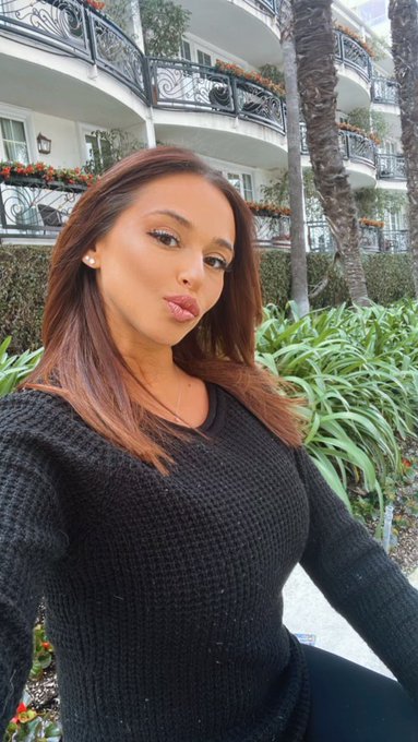 Hi my #ArmaniArmy.  In LA today visiting some friends https://t.co/y7EOnz2rWj<a href="/tag/armaniarmy"class="tags">#ArmaniArmy</a>