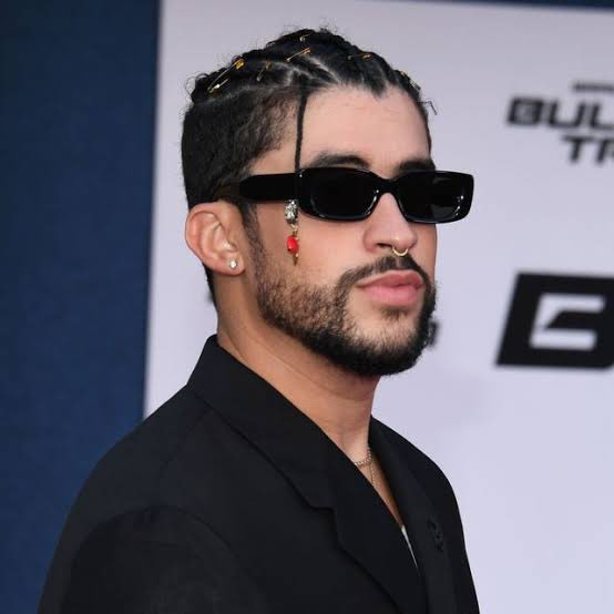 RX997's tweet photo. Bad Bunny ha sido anunciado como presentador en los Oscars  de este año. https://t.co/S9wB2P5iH4