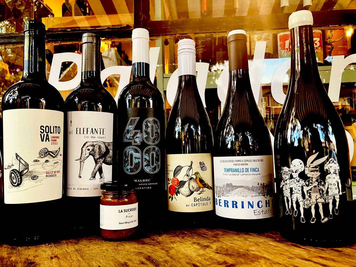 Pack x6 amigo del bolsillo: $39.900 (incluye una jalea de La Sucrerie de regalo)

- Solito Va Cab. Franc
- Elefante Cab. Sauvignon 
- Budeguer 4000 Malbec 
- Belinda (Pedro Ximenez y Bonarda) 
- Berrinche Tempranillo 
- Manija Blend de tintas 

Solo 3 packs disponibles! Salud