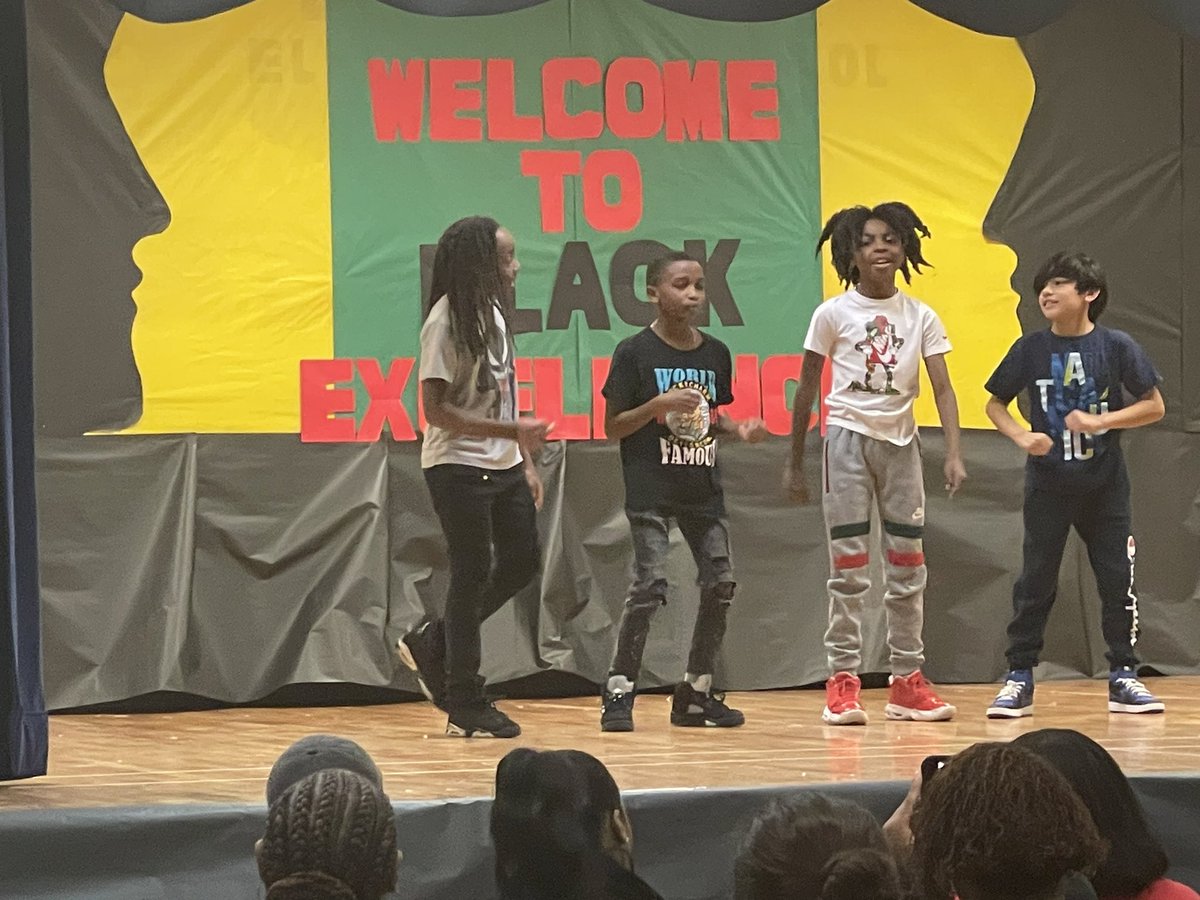 Kendall S. 📚📝🎧 tweet media