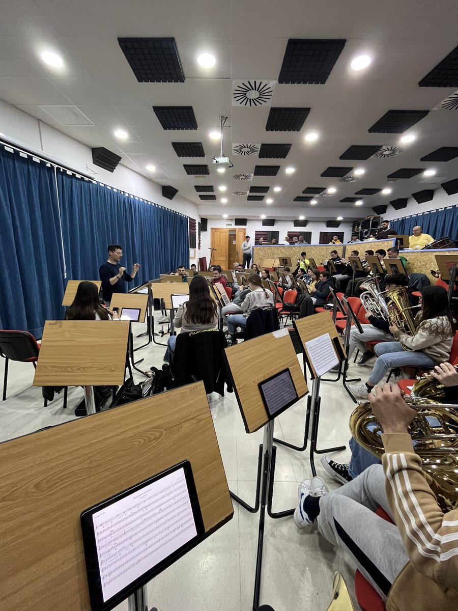 BandaMairena's tweet photo. ✍🏼 Hoy se cumplen 𝟓𝟎 𝐚𝐧̃𝐨𝐬 sin el maestro 𝙅𝙊𝙎𝙀́ 𝙈𝘼𝙍𝙏𝙄́𝙉𝙀𝙕 𝙋𝙀𝙍𝘼𝙇𝙏𝙊 y lo recordamos como no podía ser de otra manera, con su música.

⏭️ Este domingo sonarán las marchas que dedicó a @HdadHiniesta durante la Función Principal de Instituto y el próximo 𝒟𝑜𝓂𝒾𝓃𝑔𝑜 𝒹𝑒 ℛ𝒶𝓂𝑜𝓈.

📲 #SuenaMairena