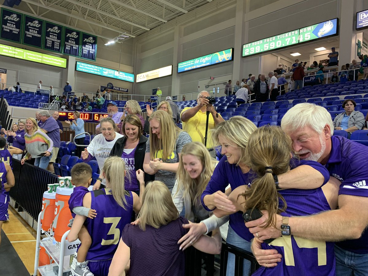 bar76's tweet photo. The last Leap Day was one of my favorite days of broadcasting for @UNAAthletics…2/29/2020
1. @UNAHOOPS defeated No. 23 ranked FGCU 61-55 to snap the Eagles 42-game ASUN win streak 
2. @UNA_Basketball trailed by 5 with :35 left and went on to rally for a 78-73 win in OT over FGCU https://t.co/bN3wXs7mNv