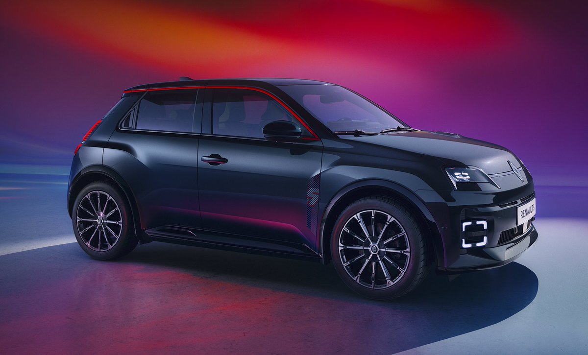 RenaultAU's tweet photo. #Renault5 #ETech 100% #electric
#INTER5CTIVE - Renault 5’s technology, shown here in starry black, includes ChatGPT and reno, Renault's official avatar. the openR link multimedia system includes Google built-in, real-time navigation and over 50 apps.
#GIMS2024 #R5isBack https://t.co/5ovDWKItPz