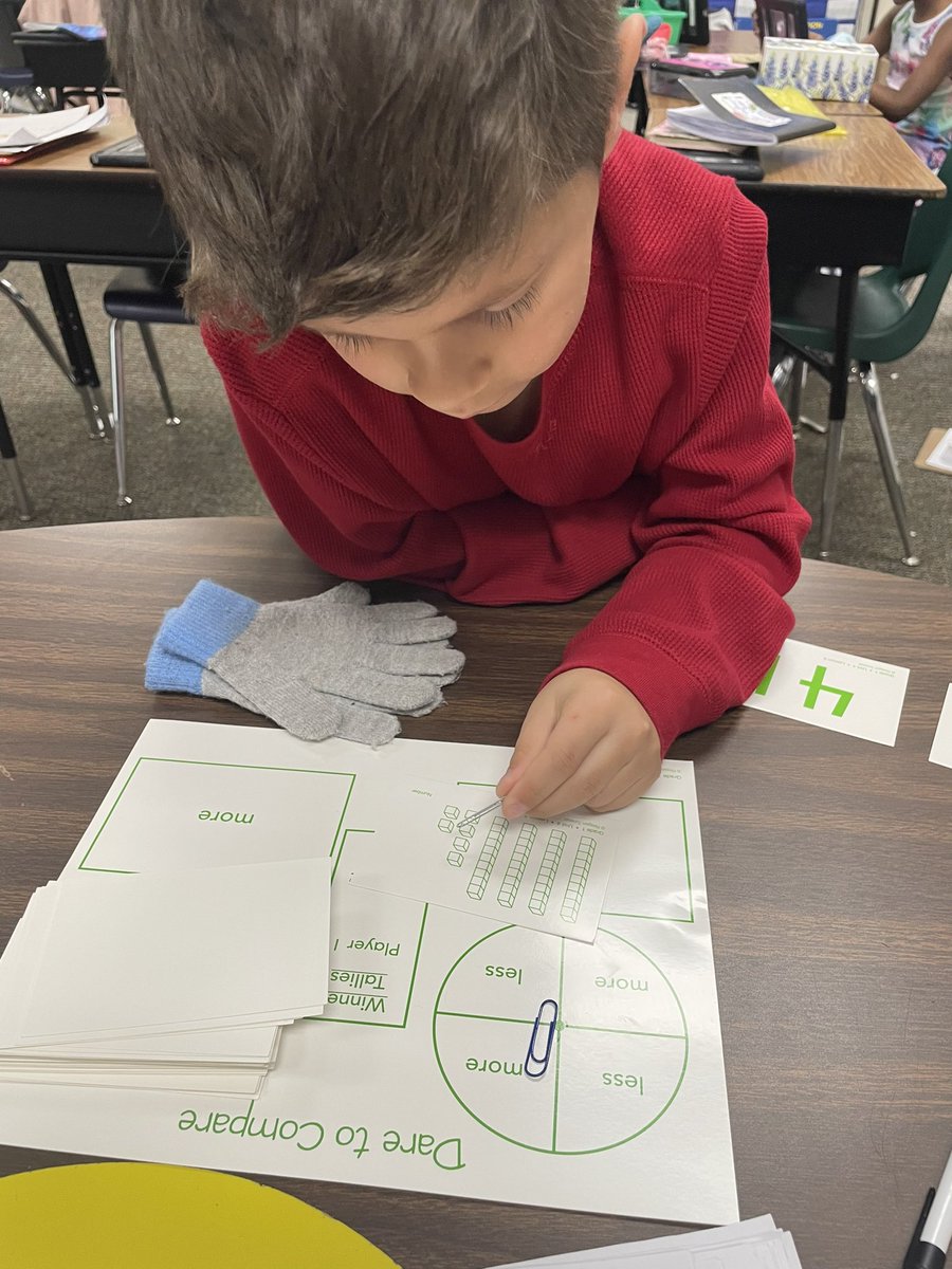 BethPuckett15's tweet photo. 1st grade students using guided math from @reagantunstall to compare pictorial models! @WISDHardy @SarahTBallew https://t.co/NsnhPVCrCB