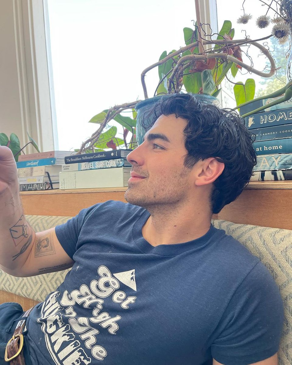 joejonasarchive's tweet photo. joe jonas, 2024. https://t.co/yA66FkffPp