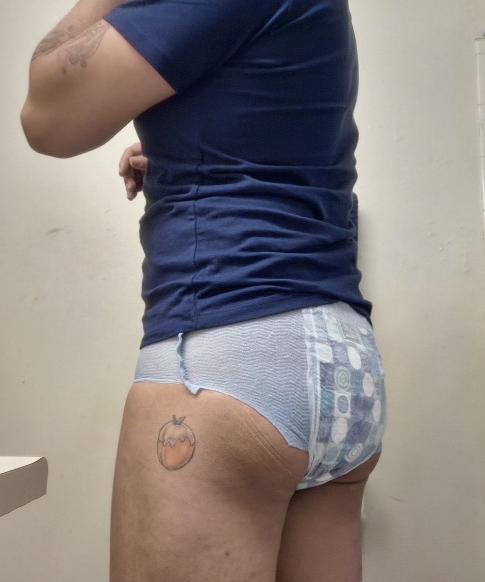 FighterJets916's tweet photo. 💙🏳️🌈 #huggiesgoodnites #huggiesdiapers #huggiespullups #diaperboy #pottytraining #diaper #lgbt #lgbtq https://t.co/IIZ01UoGys