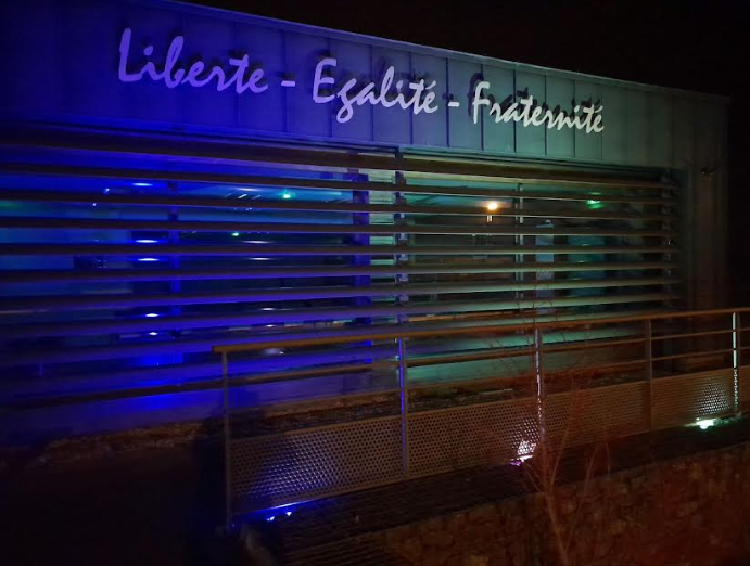 @SaintBaudelle petite commune de 1170 habitants en 
région <a href="/paysdelaloire/">Pays de la Loire</a> département de <a href="/lamayenne/">La Mayenne, le Département</a>
aux couleurs de la journée internationale des #maladiesrares  #RareDiseaseDay  #RareDiseaseDay2024  #jimr #jmr #LightUpForRare
bravo aux membres de la Fédération du 53👏
#microtie