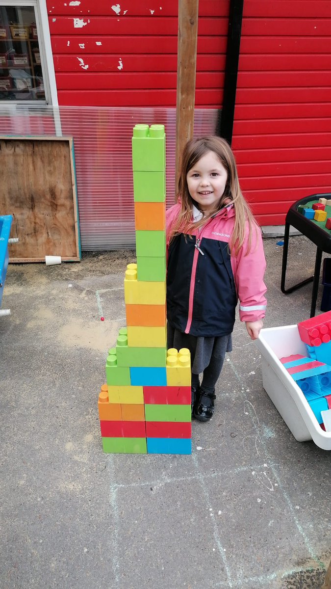 rhwsprimary's tweet photo. Lots a building going on in Reception inspired by our learning about Parisian landmarks. The Eiffel Tower, Arc de Triomphe and the Sacre Coure #inquirybasedlearning #conceptdriven #journeys https://t.co/E3l9IaXGOW