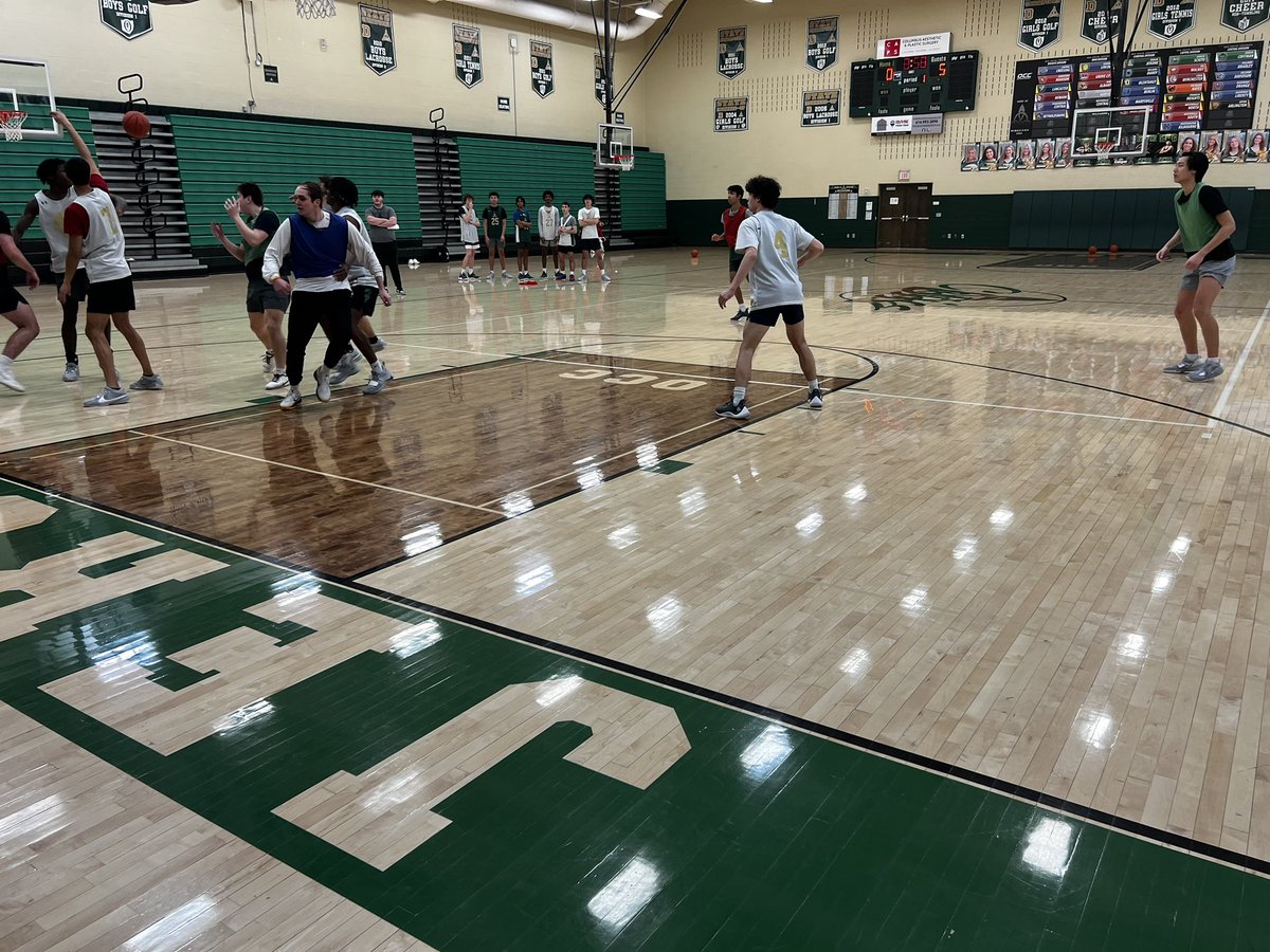 Always love when our guys comeback and help us prepare for tourney!! RST Fellas!! ✊🏼✊🏼 

Shoutout
Drew Gunnoe ‘23
Liem Phan ‘22
Jayden Sun ‘22

A few guys who know something about winning a few tourney games!!