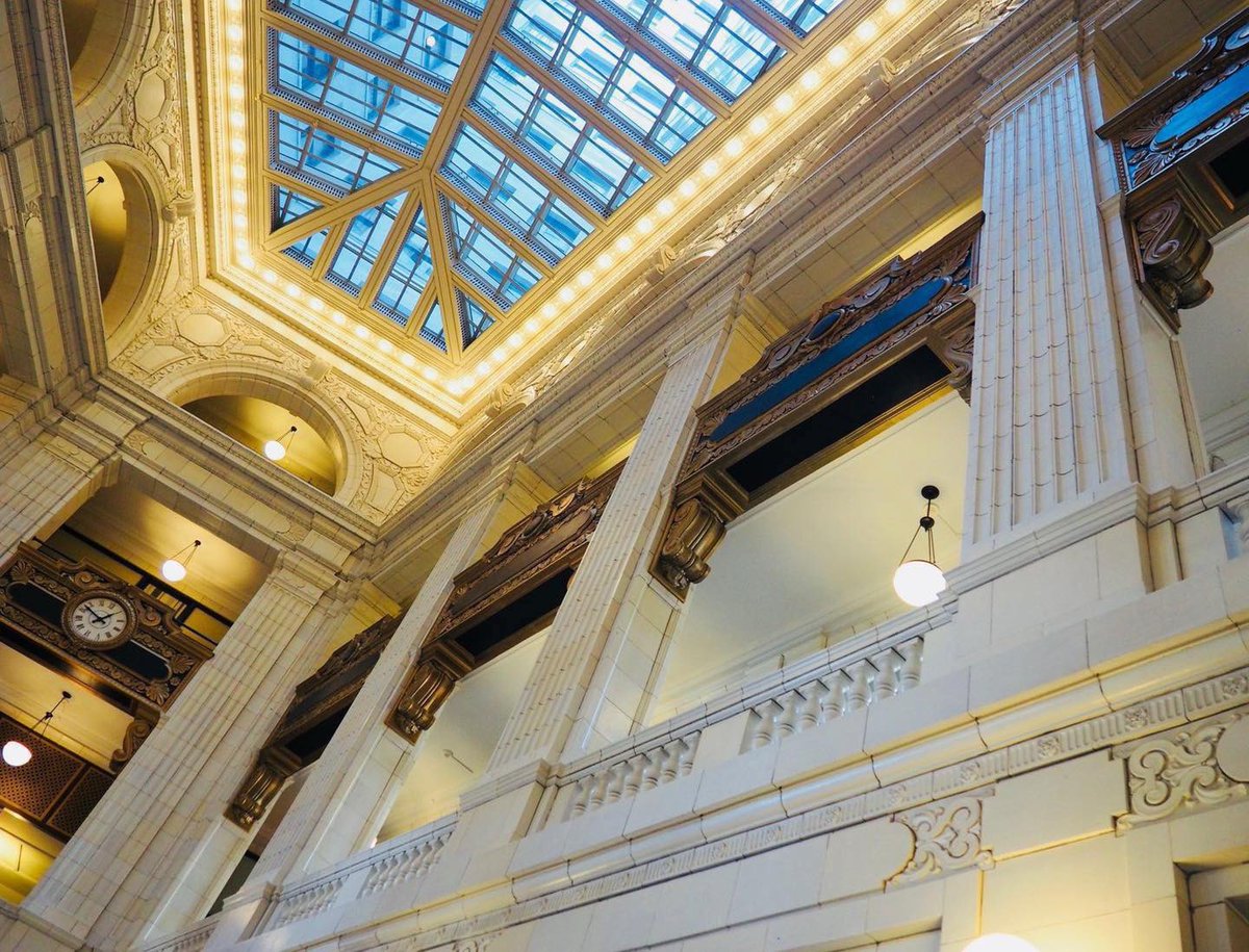 They don’t make them like they used to. 

#downtowndetroit #placestostayindetroit #detroithotelstay #detroitmichigan #detroithotels