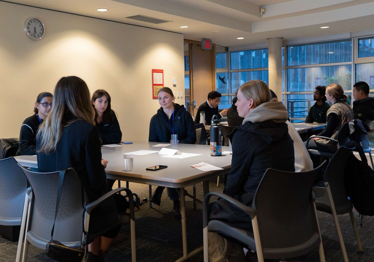 Last night was our Faculty of Environment Career Night! 

Thank you to all our students and alumni who came out to talk about career pathways and opportunities.

@SFUalumni @SFU