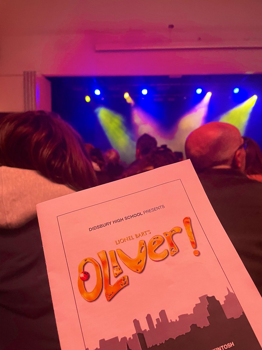 Blown away by tonight’s Oliver @DidsburyHigh…Unbelievably professional set/costume/make up/sound/lights,choreography,singing,playing + acting. Massive congrats to all the pupils involved & to @brown_h + all the team who make it happen 👏@laurus_music @LaurusTrust @OneEducation