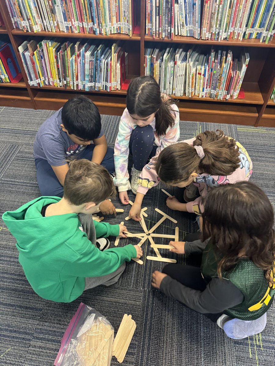 Anastasia Petridis tweet media