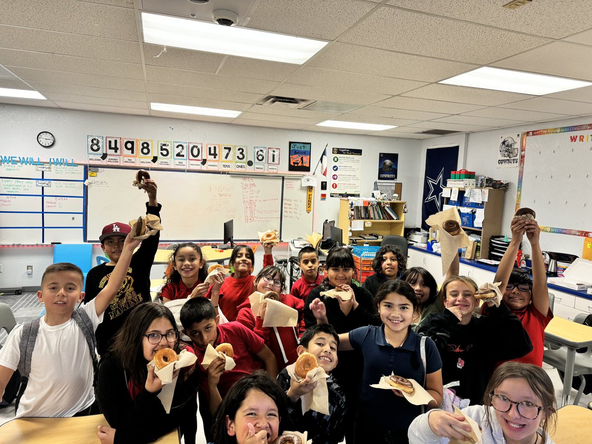 jay_xp84's tweet photo. My 4th graders were excited to see their interim test data, set goals, and look at what we need to do to get even better for when we get back from spring break! They had an amazing week of testing, and I know they’re going to continue to grow and grow! #DHEBobcats #WeAreClintISD https://t.co/mYyJIMYuCj