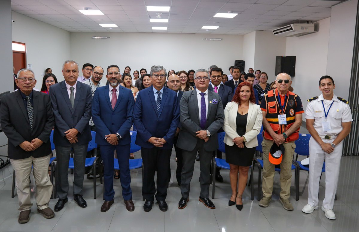 igp_peru's tweet photo. 📸 El IGP implementó con éxito el Sistema Integrado de Gestión que comprende los ISO 9001 (Gestión de calidad), 27001 (Seguridad de la información) y 37001 (Gestión Antisoborno).

Esta certificación respalda servicios del CENSIS en el monitoreo de la actividad sísmica en el país. https://t.co/YRg4tacgbY