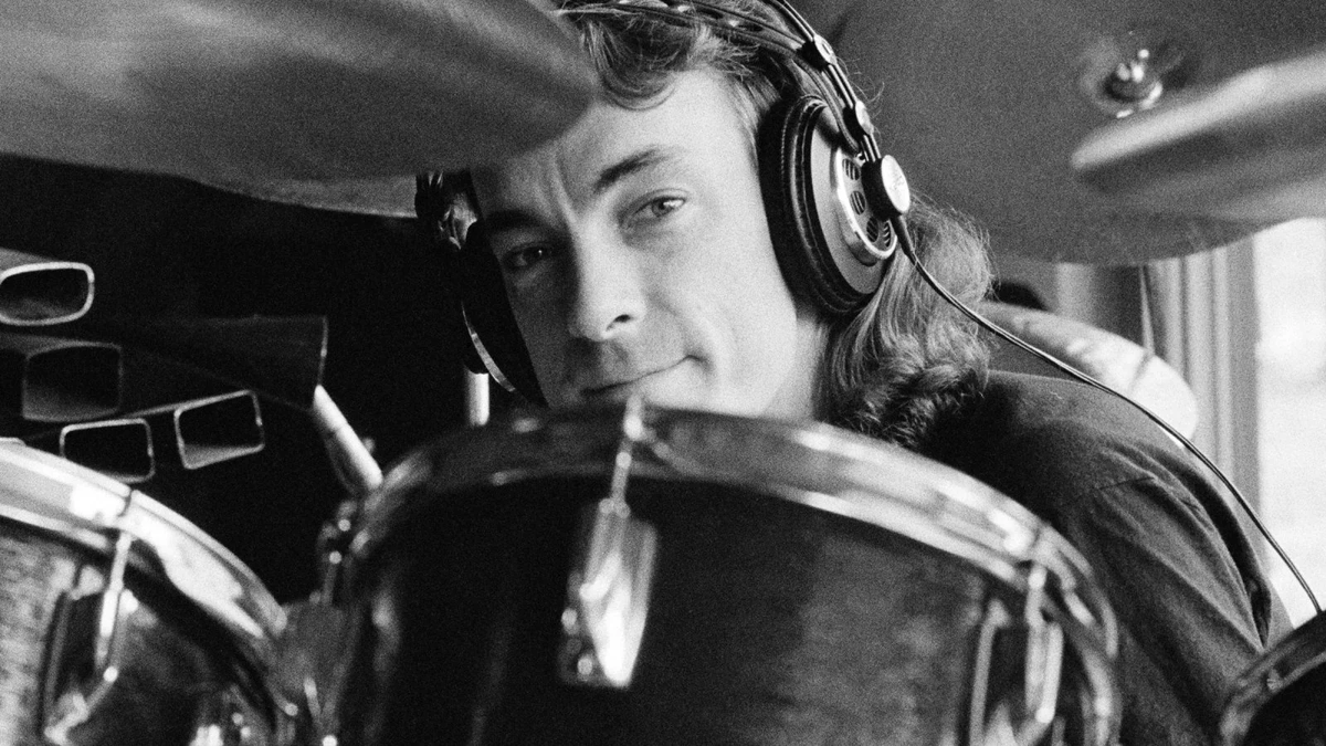 HBuchanan2's tweet photo. "We're only immortal for a limited time."
Neil Peart - Philosopher/Drummer
Dreamline
"Dreamline" is a track from Rush's 14th studio album, "Roll the Bones," which was released in 1991.
#NeilPeart #Dreamline #Rush #RollTheBones, #Philosophy #Lyrics https://t.co/at2oPRTze1