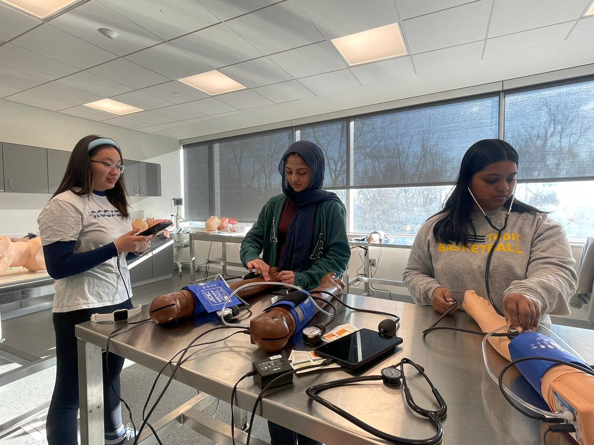 HFGuyana's tweet photo. Students from the USA are being trained for upcoming medical missions in Guyana. https://t.co/kQaGU4696a