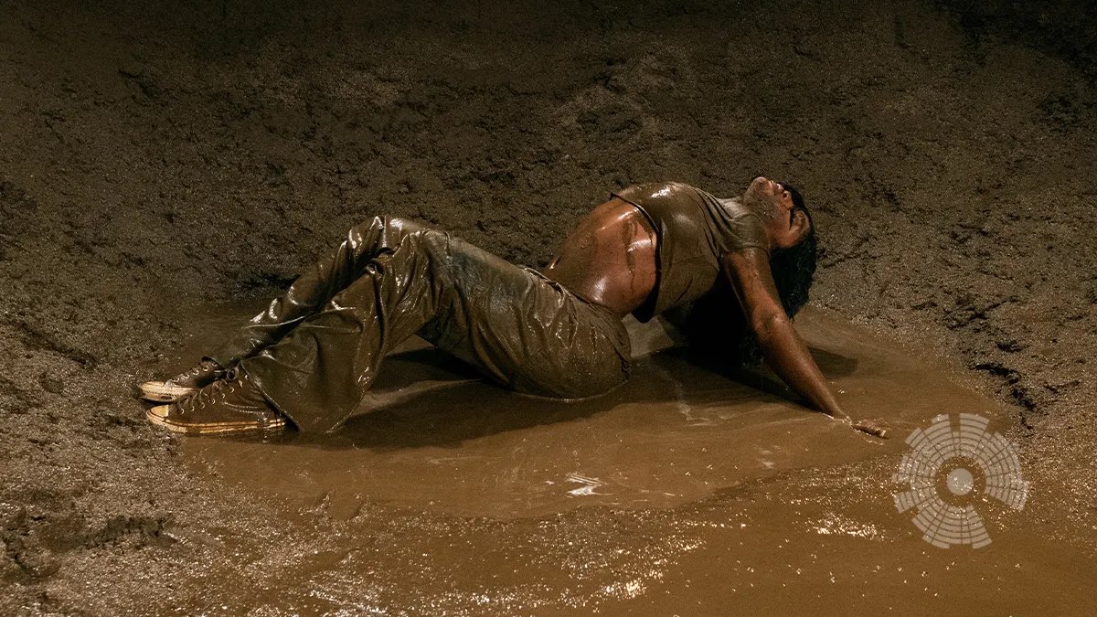 SZA and Josh Hutcherson’s mud photoshoots will forever be moments in the pop history books