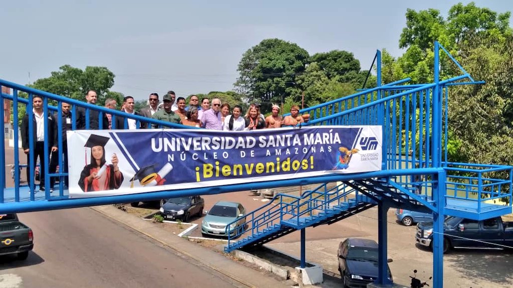 El Contralor Municipal de Atures Lcdo. Oswaldo Chávez, asistió, a  la Reapertura de la Universidad Santa María, donde estuvieron presente, distintas Autoridades Civiles y militares de nuestro estado, contando con al presencia de Dr.. Umberto Petricca, presidente de la Universidad