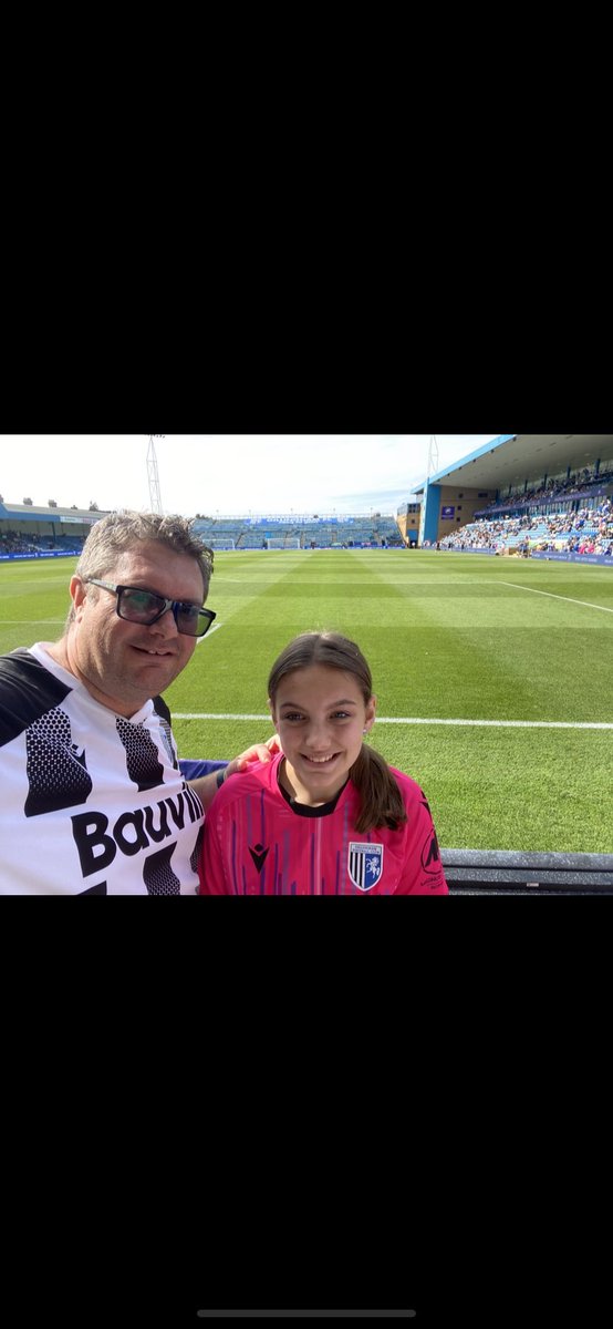 #ifellinlove with the Gills when my Dad took me to Priestfield in 1981. Not always easy growing up in Maidstone!!
Now I love nothing better than going to the Gills with Gracie . Both season ticket holders &amp; long may that continue. UTG