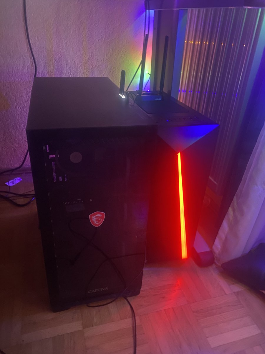 Arbyfnr tweet media