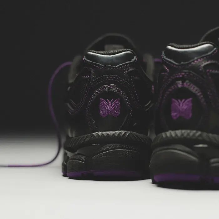 La jolie Asics Gel-NYC x Needles sort à minuit ! 🦋

Lien: tinyurl.com/cden9hbk