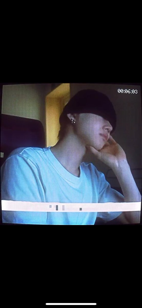 cmztxt's tweet photo. au #yeongyu | cy lleva años obsesionado con su ex compañero de clases cb, quién después de años se vuelve uno de los idols más famosos de Corea.

cy lleva años buscando venganza por el rechazo de su ex compañero de clases.

cy lleva años observando a su ex compañero de clases. https://t.co/93O40rzfSL