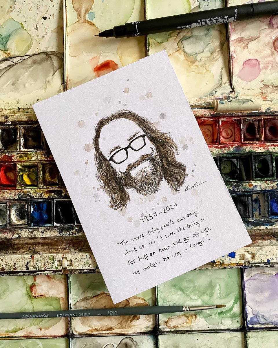To my one of my favourite tv chefs and Strictly contestants, rest in peace. 💔 #DaveMyers was a personality who never failed to make you smile whilst watching him on the telly. Sending thoughts and prayers to all his loved ones. 🕊️ #hairybikers @HairyBikers