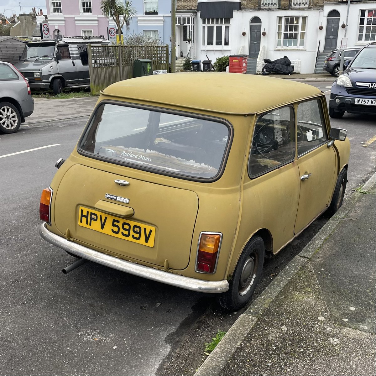 Spotted this little beauty last weekend. A bit ratty on the outside but I believe it may be a daily driver. Top marks!