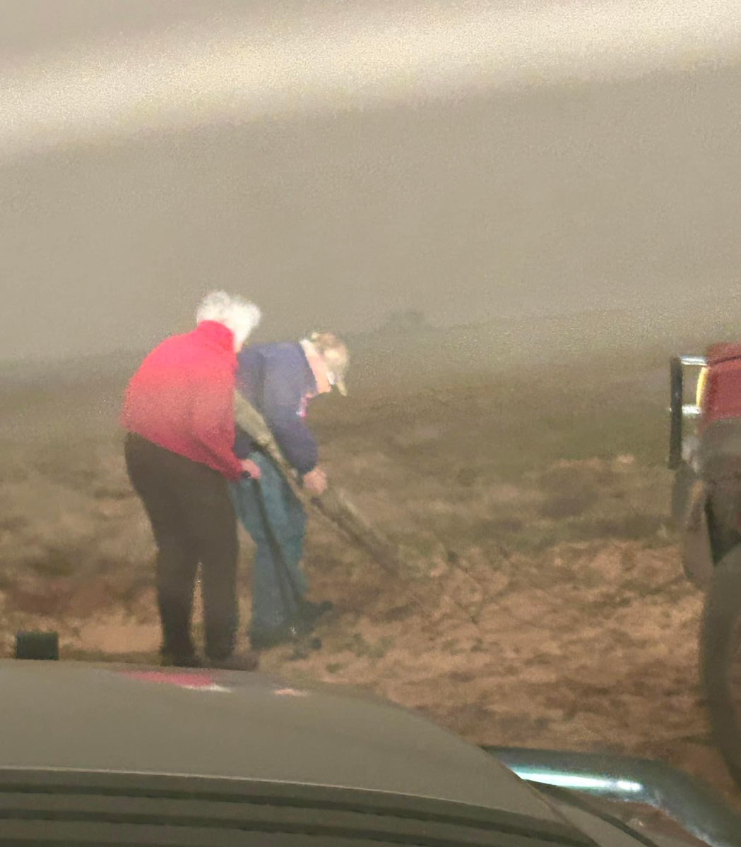 birdchadlouis's tweet image. My family lives in the Texas Panhandle, where grass fires have done incalculable damage these last few days. My sister, Rayna Barefoot, wrote this post about those fires and the true grit of her husband’s parents. Please continue to pray for all those whose lives, homes, and…