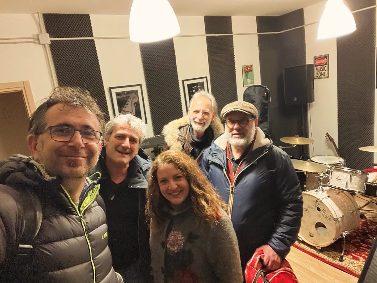 Sabrina Maria (@sabrinamariamus) on Twitter photo First gig with my new band last night! Happy Days! 😃 #newband #livemusic #music #tuscany First gig with my new band last night! Happy Days! 😃 #newband #livemusic #music #tuscany